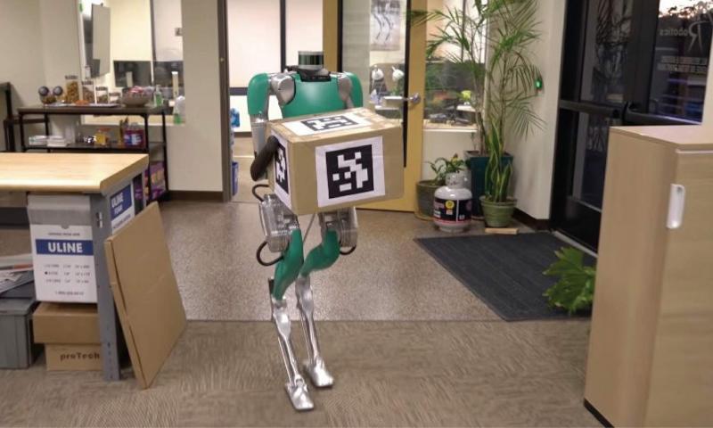 “Agility Robotics” şirkətində robot-kuryer işləməyə başlayıb
