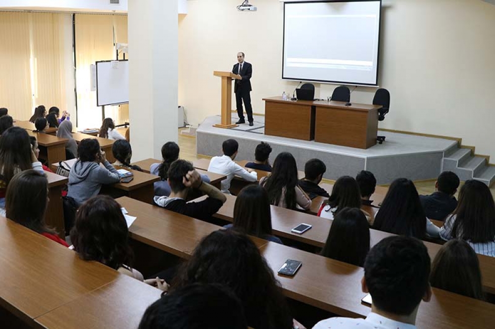 Azərbaycan Universitetində “Ulu Öndər” sənədli filmi nümayiş olunub