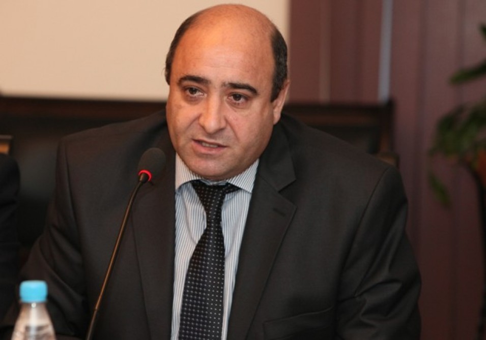 Dilə yersiz müdaxilə olmaz