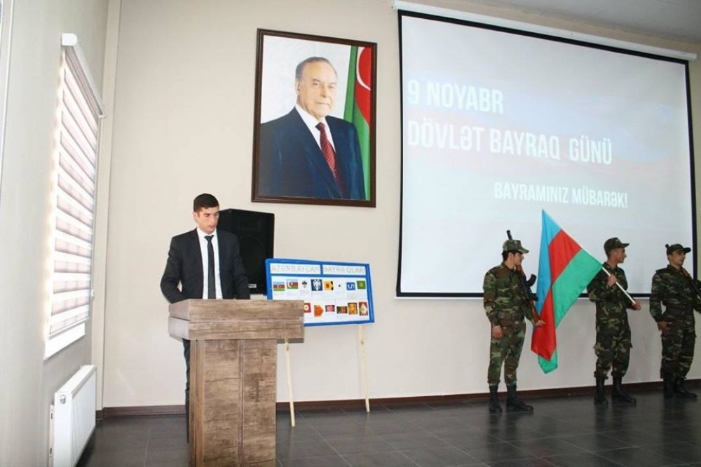 Üçrəngli bayrağımız qürur mənbəyimizdir