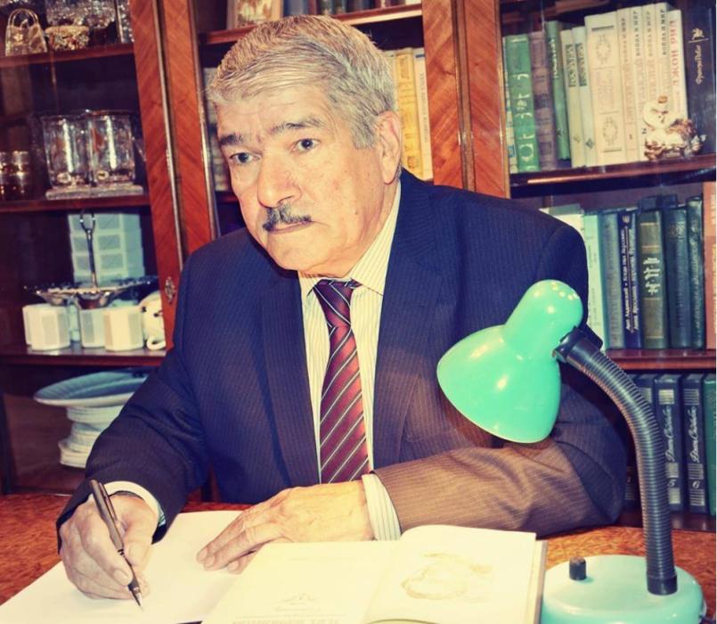 Yağlı ünvanlara yol tapıb reketçilik edənlər, orfoqrafiya qaydalarındakı qüsurlar... - Professorun “Amma və lakin”i