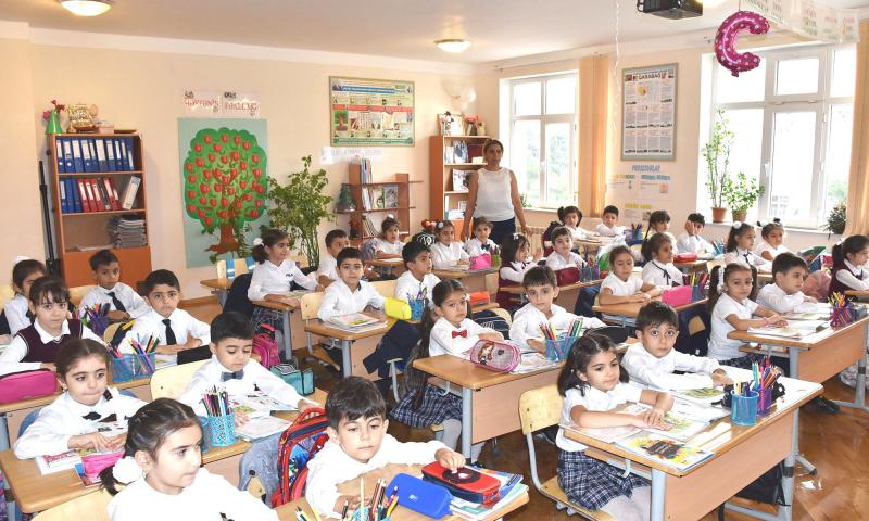 Bu müəllimlərin də maaşı artdı