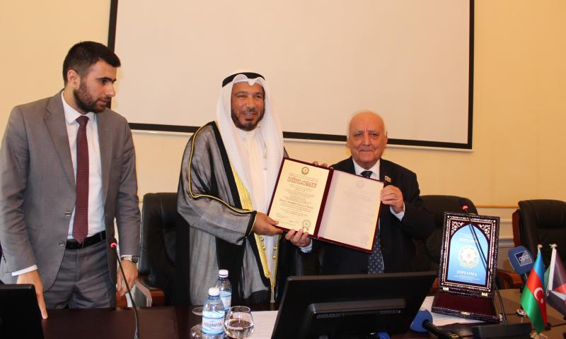 Abdullah Mətuq Əl-Mətuqa fəxri doktor diplomu təqdim olunub