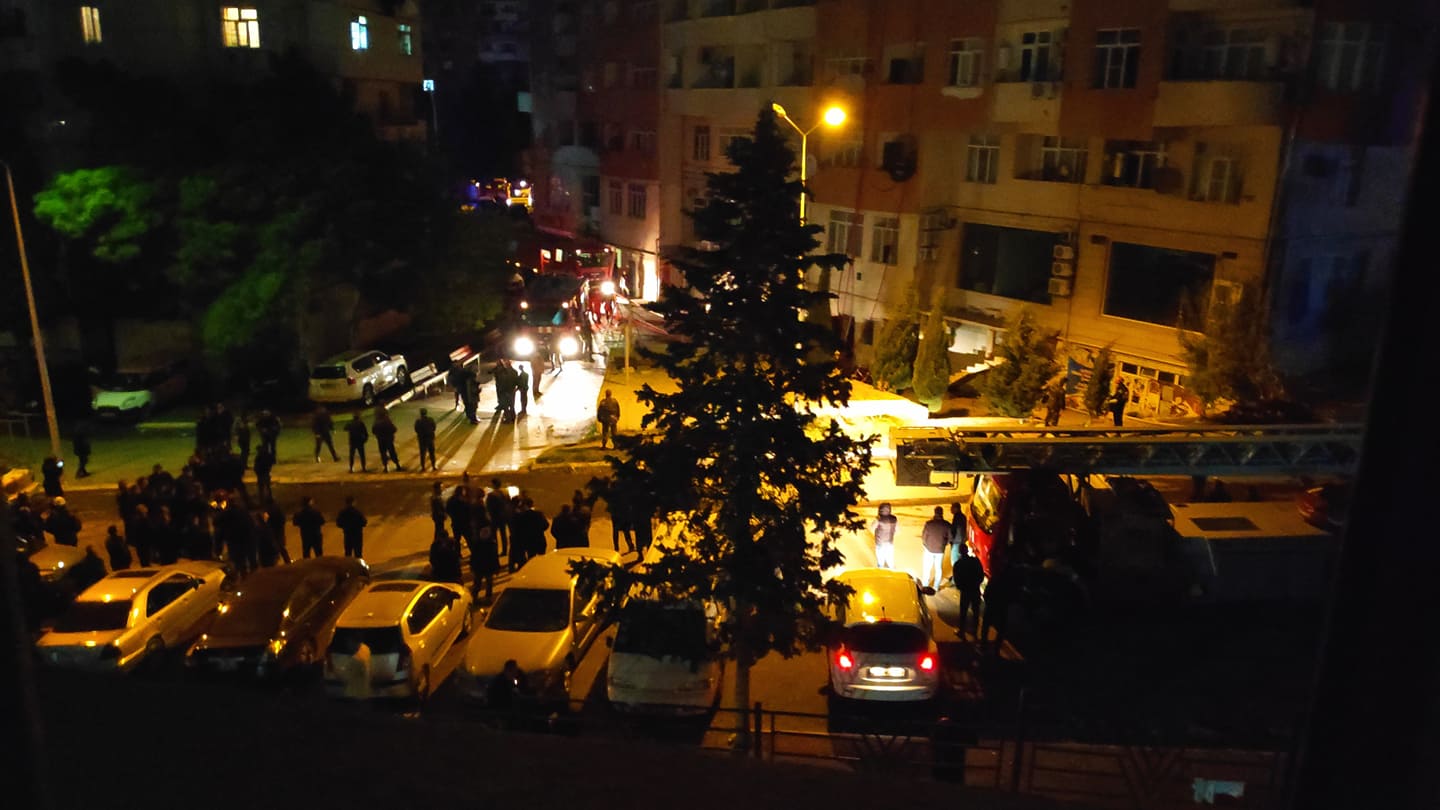 Yanan yaşayış binası sakinlərinə məktəb rəhbərliyi tərəfindən köməklik göstərilib