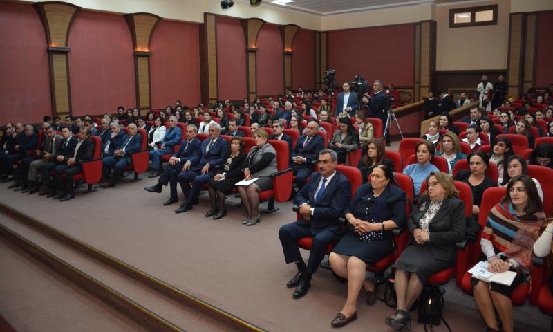 20 yaşlı Tibb fakültəsi