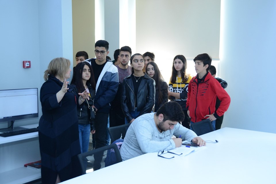 “UNEC-də 1 gün” layihəsinə yenidən start verildi