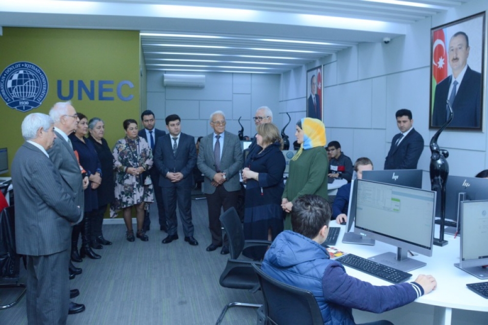 UNEC-in kitabxana təcrübəsi öyrənilir