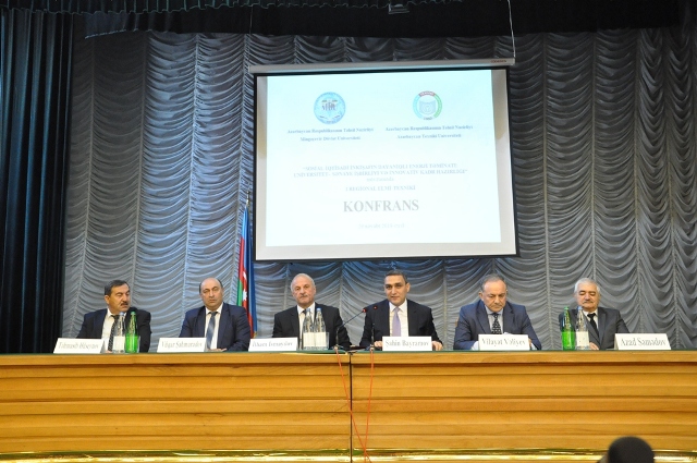 Mingəçevirdə universitet–sənaye iş birliyi müzakirə olundu