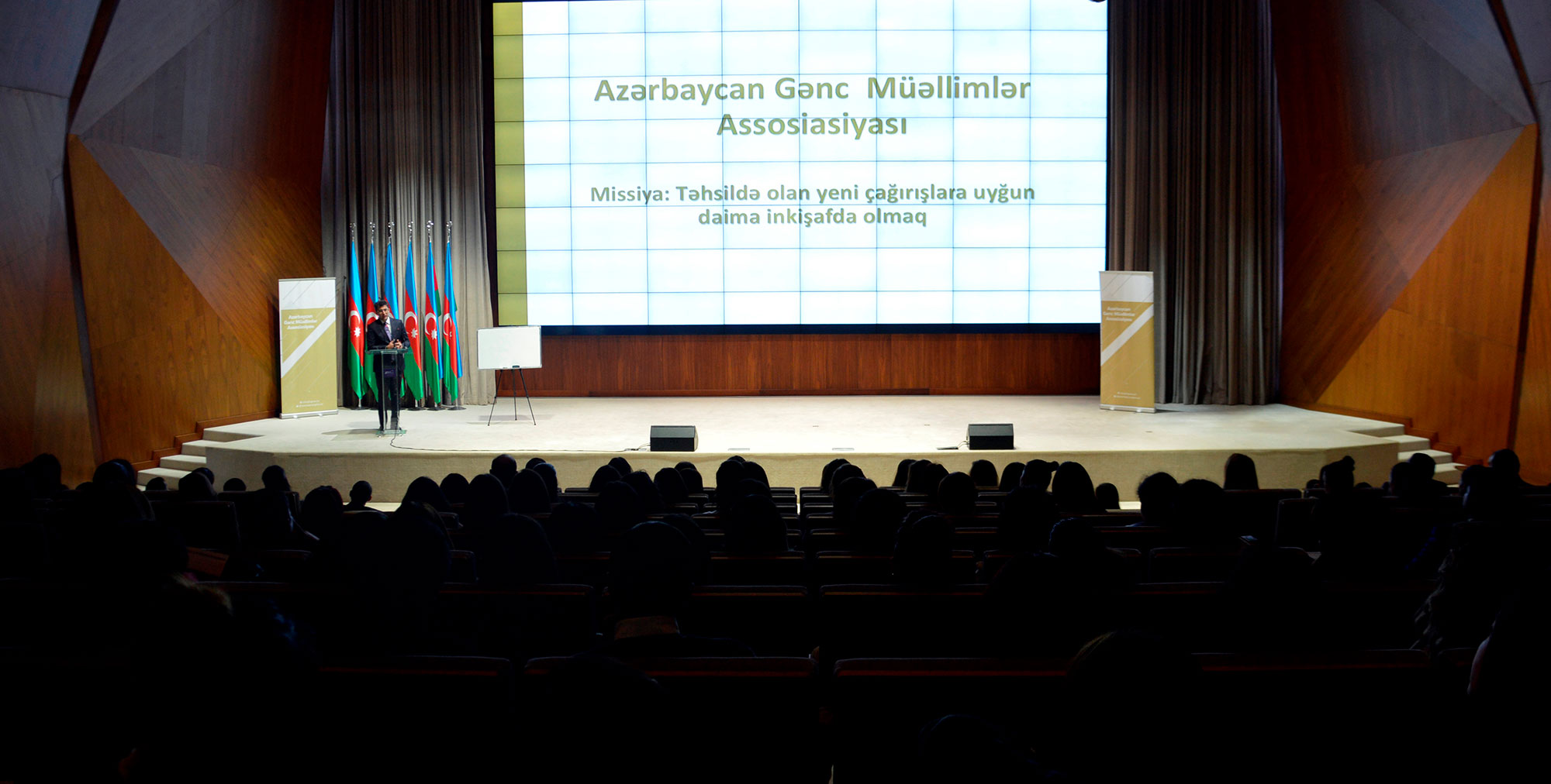Gənc müəllimlərlə görüş 