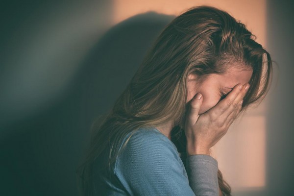 Bakıda 41 yaşlı kişi tələbə qızı ölümlə hədələdi