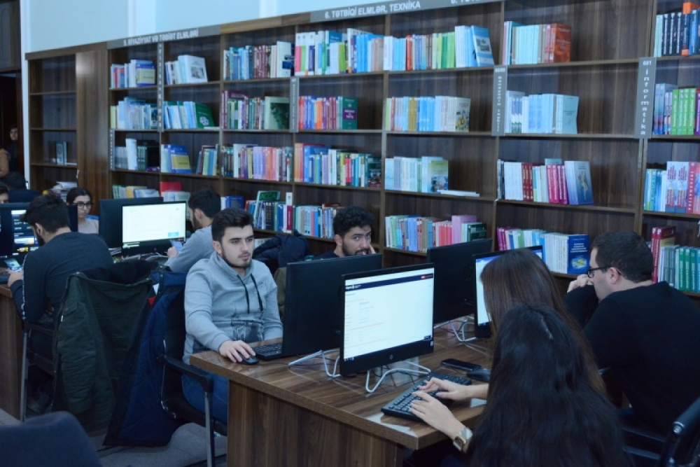 UNEC-in yeni kitabxanası oxucuların istifadəsinə verilib