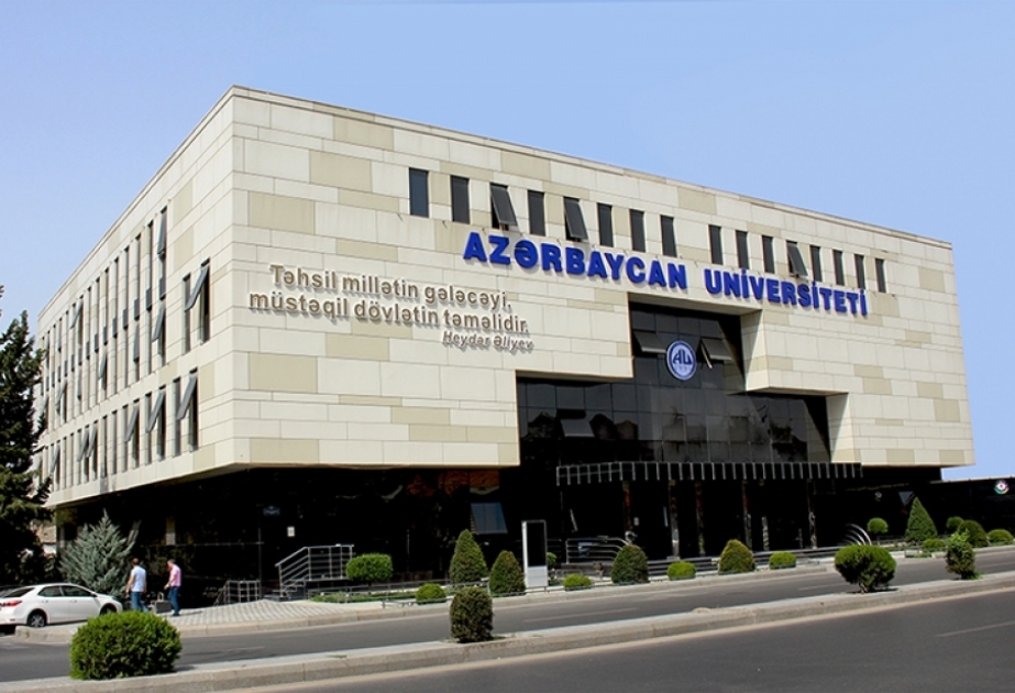 Azərbaycan Universitetinin tələbələri “Zərif sərhədlər” sərgisində olublar