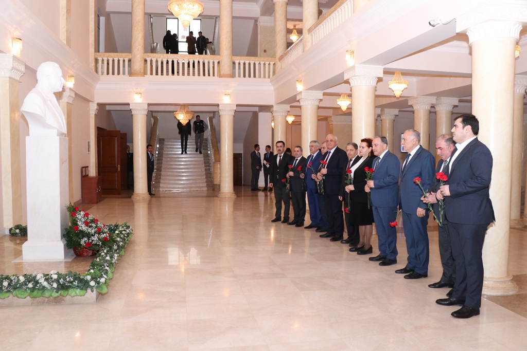 AzTU-da ümummilli lider Heydər Əliyevin xatirəsi anıldı