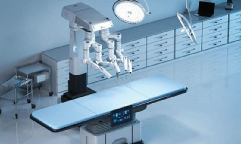 İlk dəfə beyin əməliyyatında robot iştirak edib