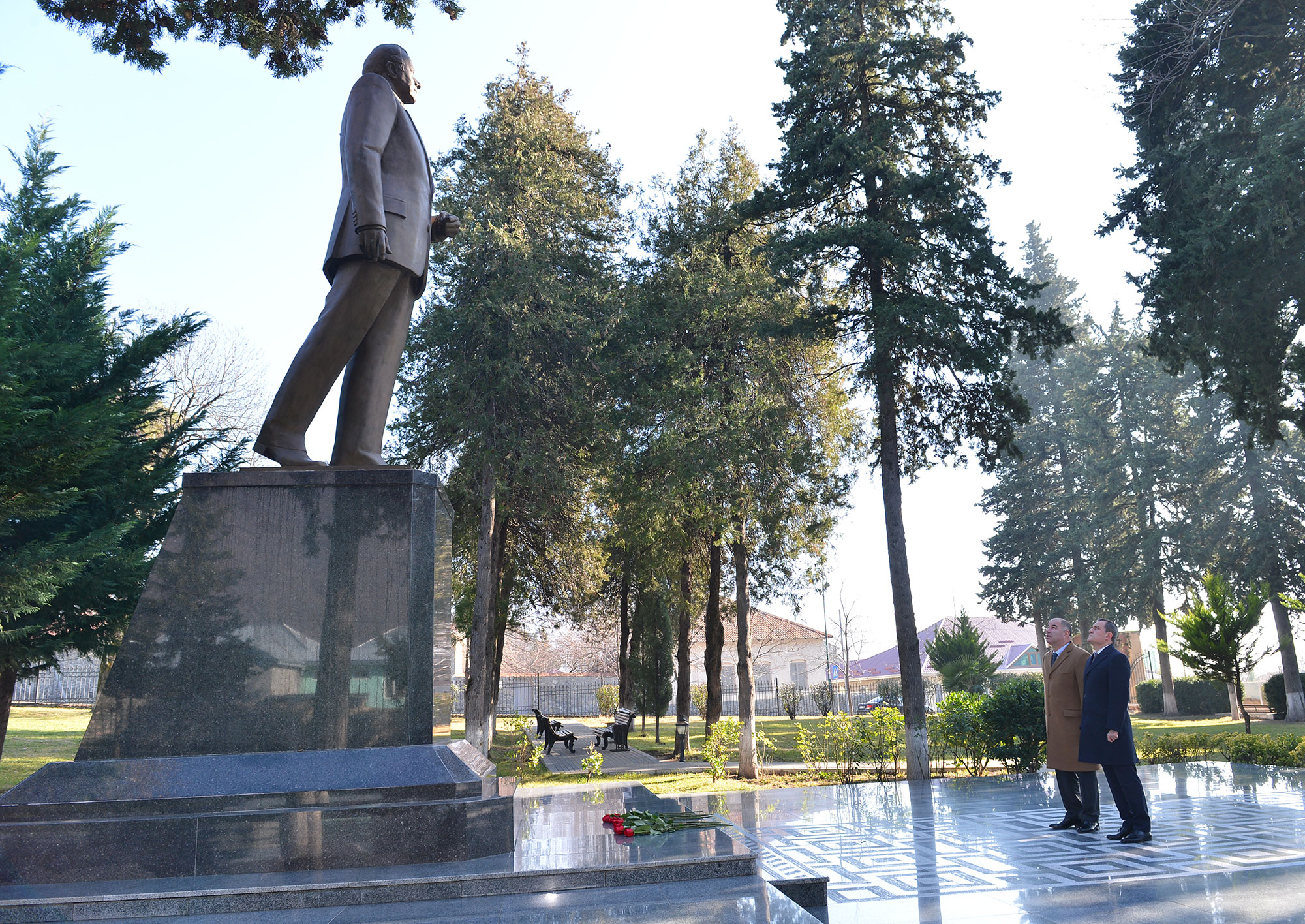 Təhsil naziri Oğuz rayonu Padar kənd tam orta məktəbində yaradılan şəraitlə tanış olub