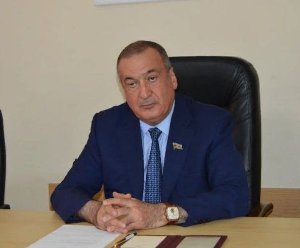 Rektor yenidən deputatlığa namizəd oldu