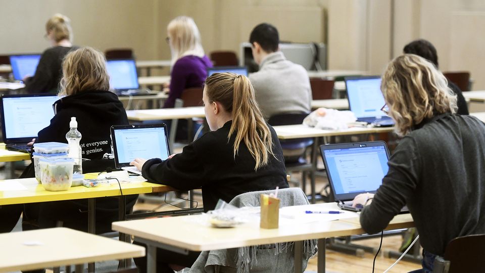 Finlandiyada universitetlərə qəbul QAYDALARI: ənənəvi və elektron imtahanlar