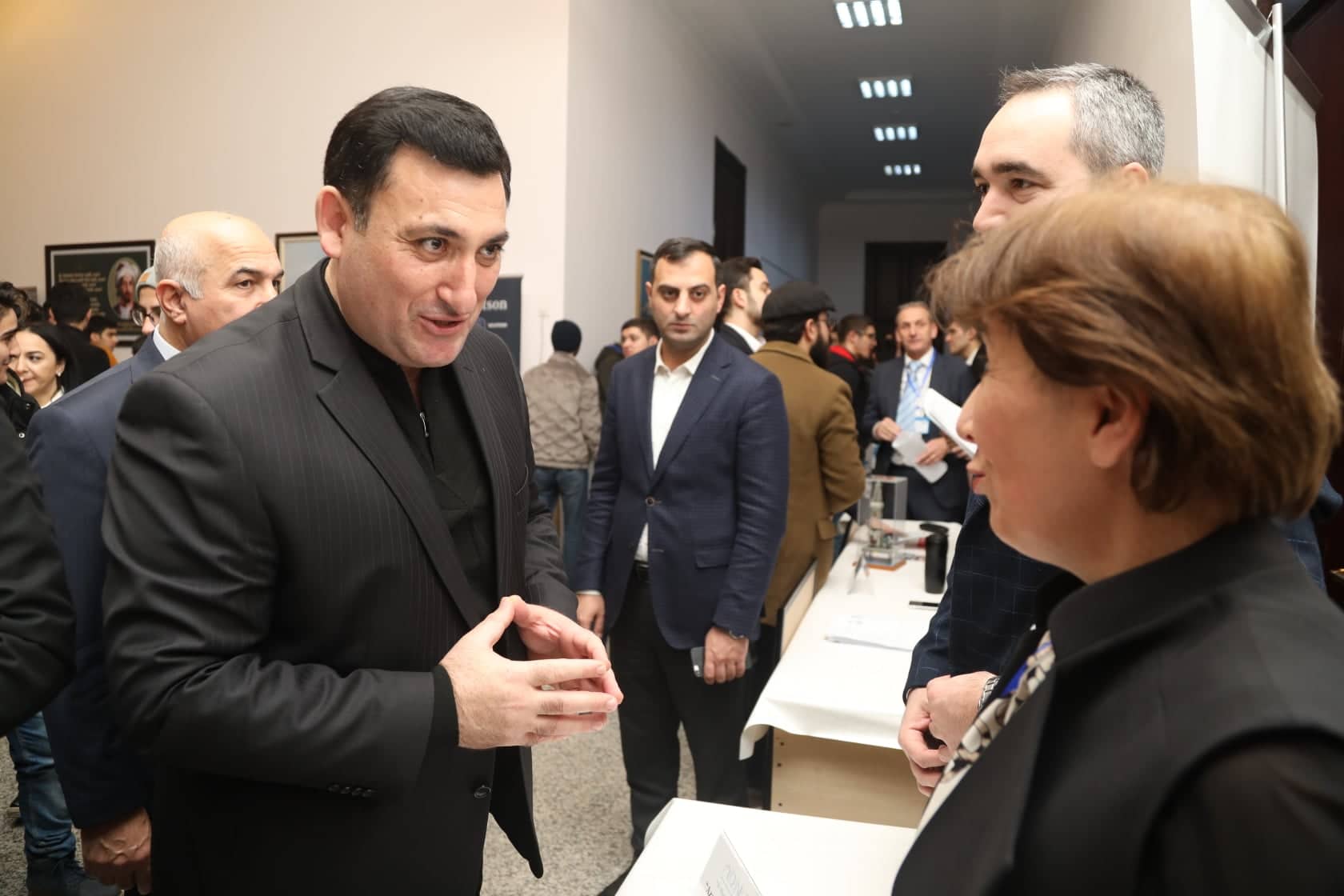 ADNSU-dakı sərgidə məzunlara  629 vakant iş yeri təklif edilib