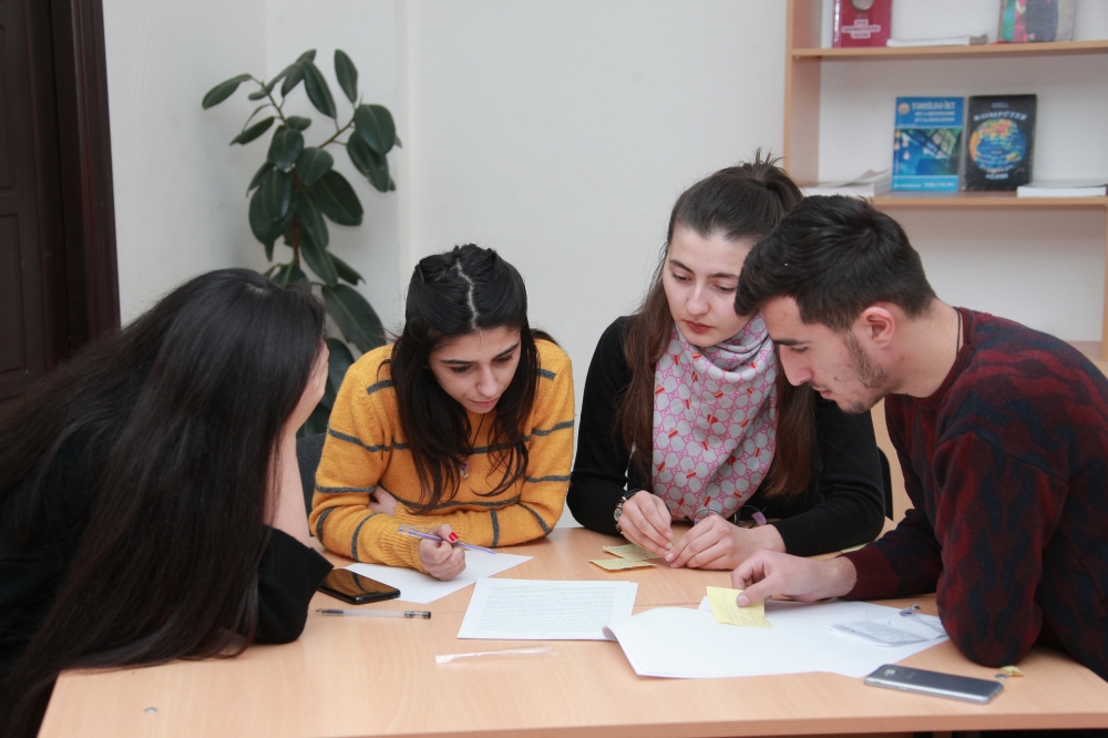 Zaqatalada tələbələrə regionlarda sosial tədqiqat metodlarına dair təlim keçirilib