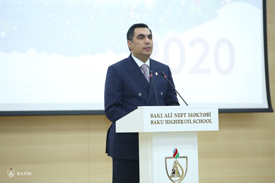 Bakı Ali Neft Məktəbində Dünya Azərbaycanlılarının Həmrəyliyi Günü keçirilib