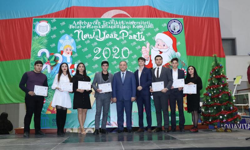 52 tələbəyə fəxri fərman verilib