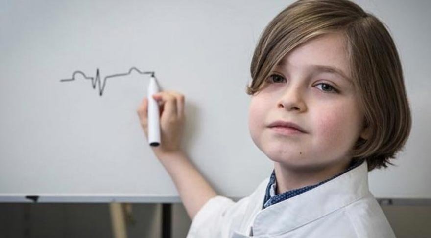 Dünyanın ən ağıllı uşaqları - 9-10 yaşlı universitet məzunları