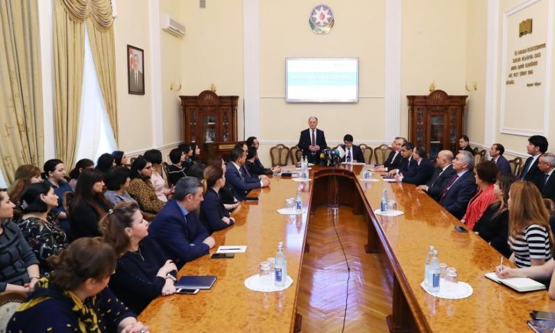 Elm Tarixi İnstitutunun direktoru diasporla bağlı elektron layihənin təqdimatında