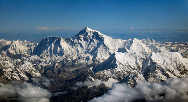 Everestdə bitki örtüyünün sahəsi artır