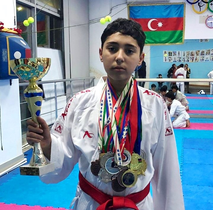 Məktəbli idmançılar qızıl medal qazandılar  