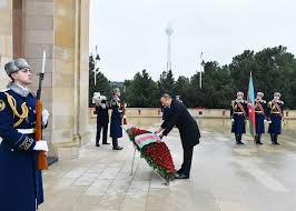 Prezident İlham Əliyev Şəhidlər xiyabanını ziyarət edib