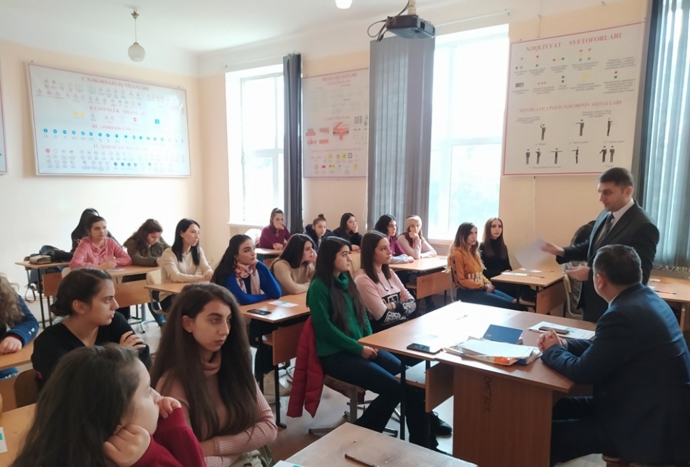 Sumqayıtda ilk dəfə səs verəcək tələbələr maarifləndirilib