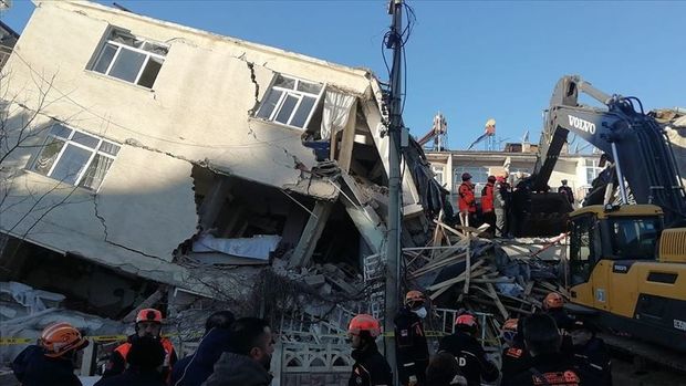 Türkiyədə zəlzələ zonasından azərbaycanlı tələbələrin təxliyyəsi başlandı  