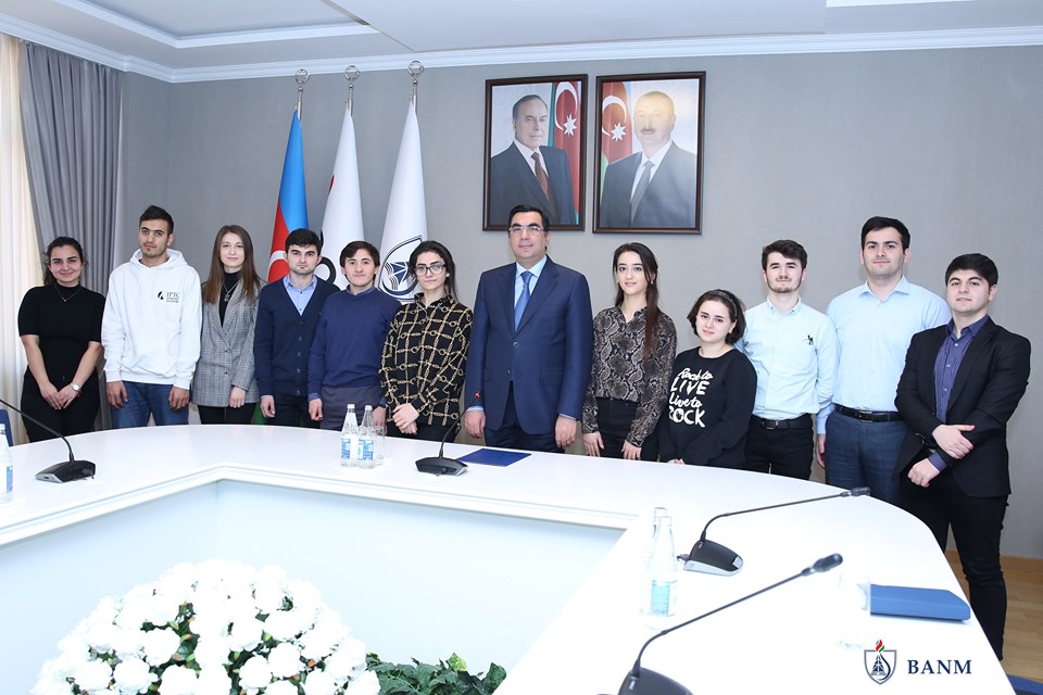 Bakı Ali Neft Məktəbinin 11 tələbəsi xaricdə ixtisasartırma kurslarında iştirak edəcək