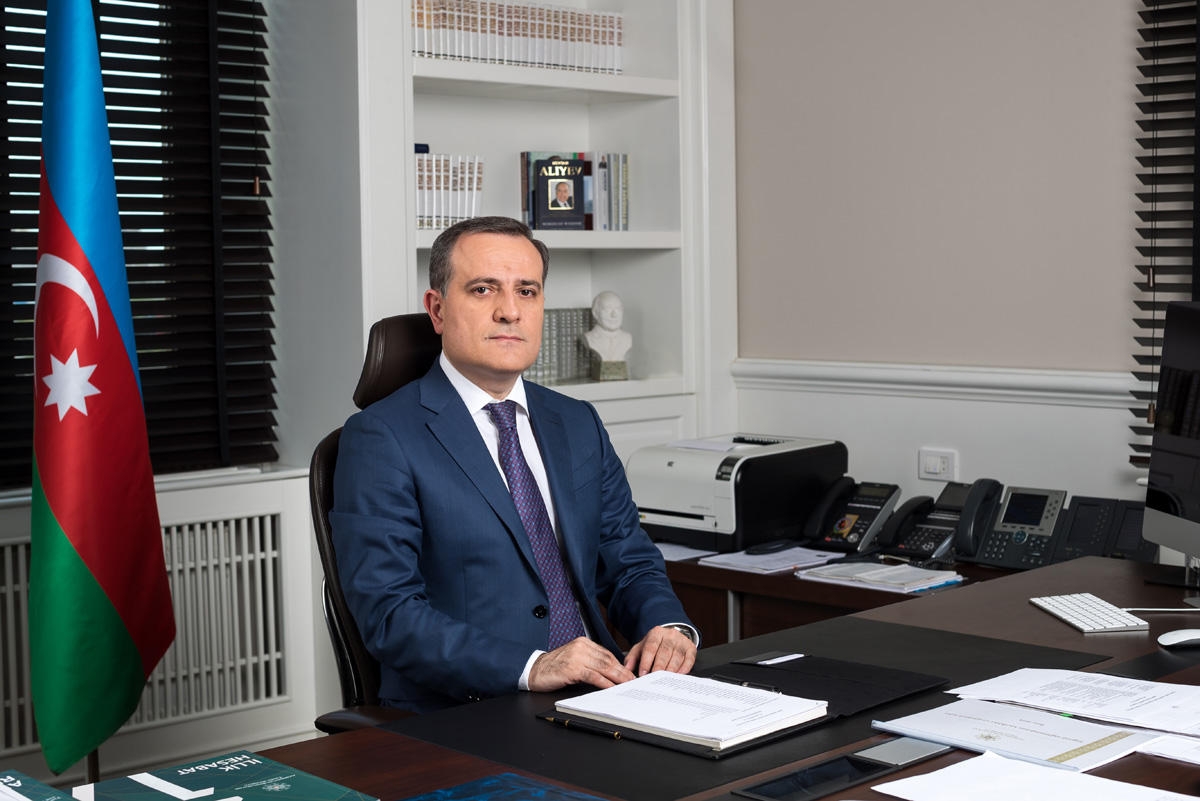 Müəllimlər sosial şəbəkələrdə birgə fəaliyyətə cəlb olunublar –Ceyhun Bayramov
