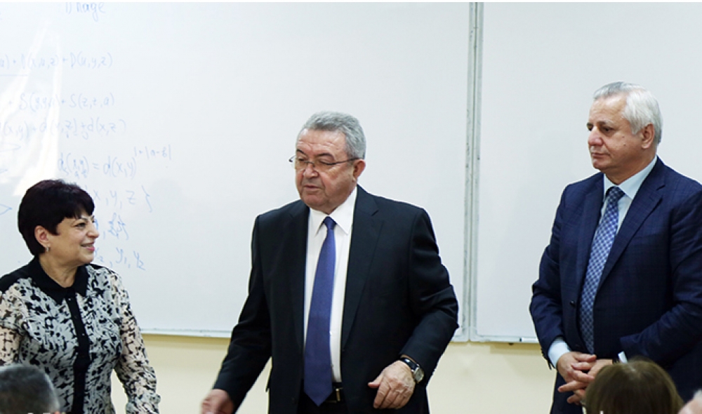 AMEA-da koronavirusla bağlı maarifləndirici tədbir keçirilib