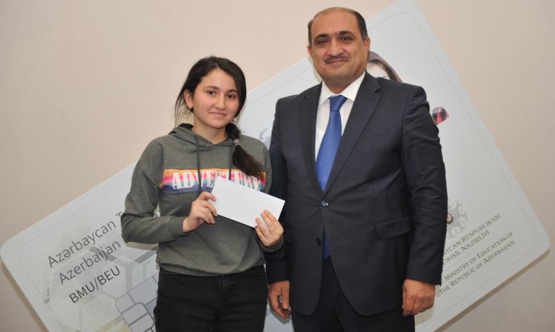 Bakı Mühəndislik Universitetində tələbələrə smart tələbə kartları təqdim olunub