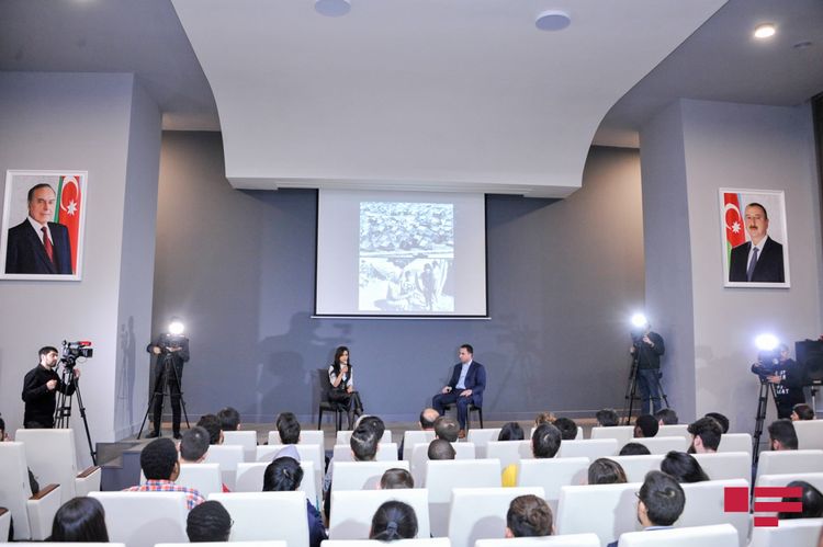 Təhsil Nazirliyində əcnəbi tələbələrin iştirakı ilə Xocalı faciəsinə həsr olunan tədbir keçirilib  