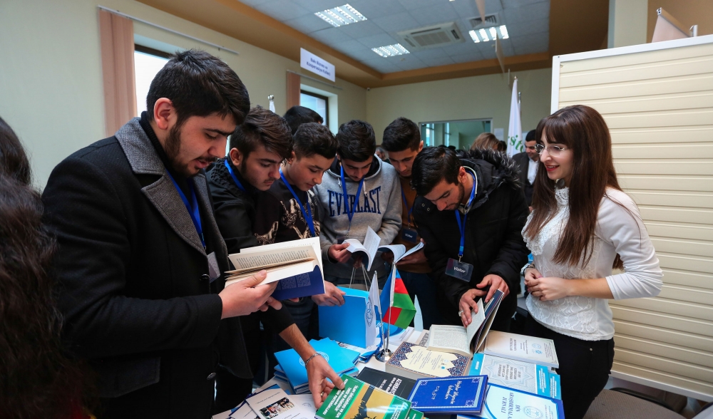 İlahiyyat İnstitutu Azərbaycan Universitetləri Sərgisində təmsil olunub