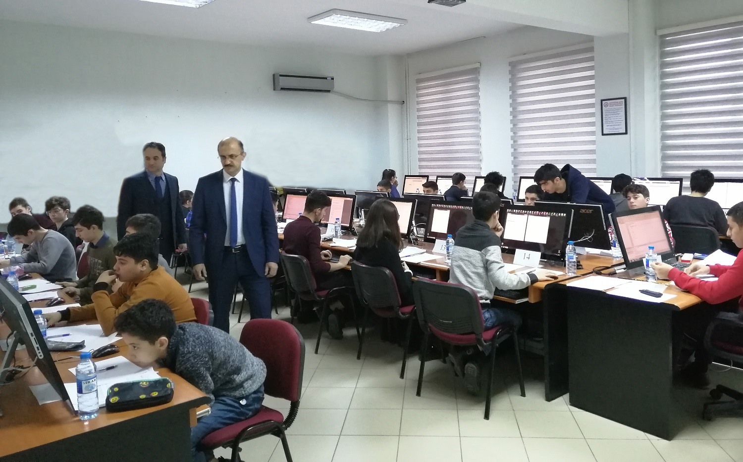 BMU-da informatika fənni üzrə “Respublika fənn olimpiadası”nın yarımfinal turu keçirilib