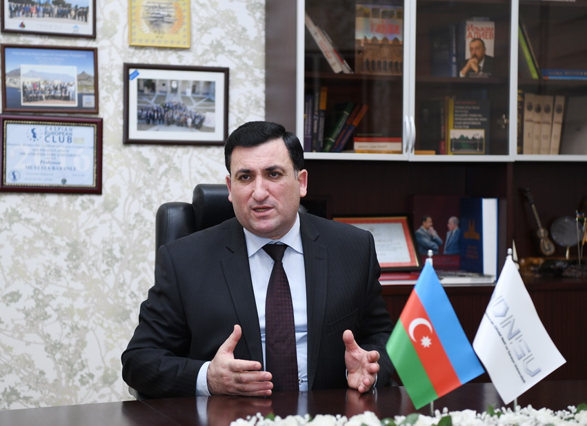 Mustafa Babanlı Alkala universitetində təlimlərdə iştirak edəcək müəllimlərlə görüşüb