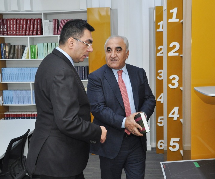 BANM rektoru distant tədrisdə UNEC təcrübəsi ilə tanış olub