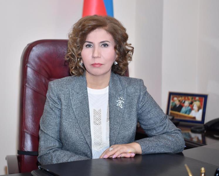 Elmlər doktoru olmağa hazırlaşan komitə sədri: özəl gün 