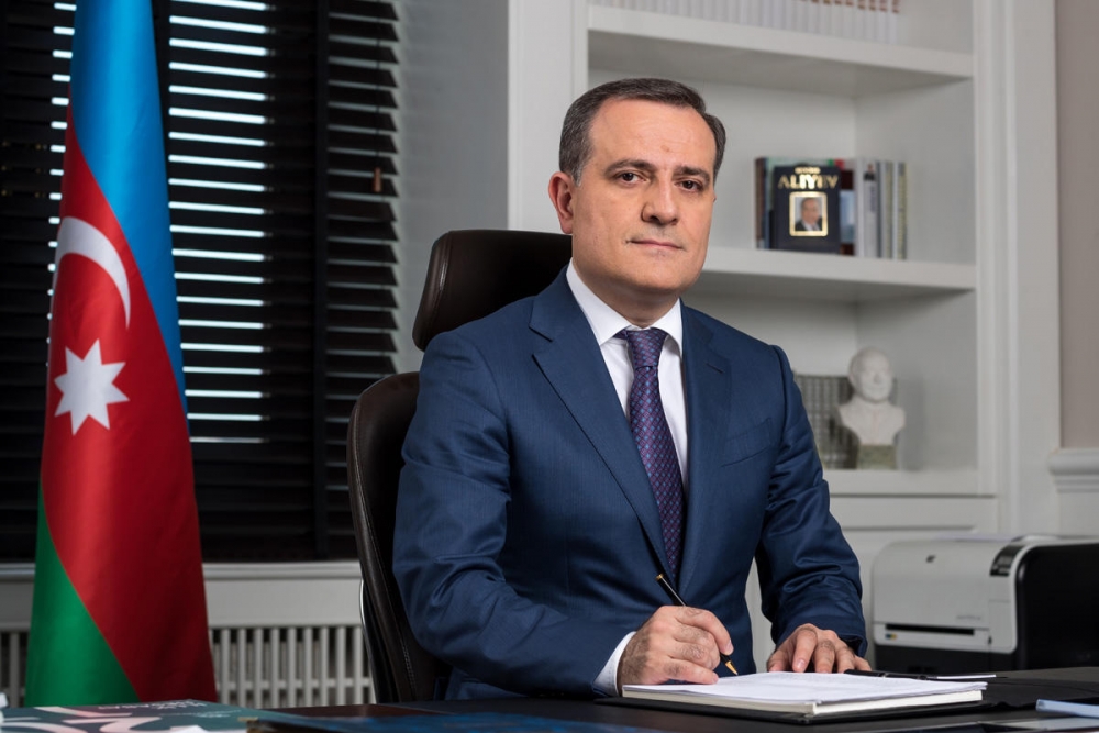 Ceyhun Bayramov prorektoru işdən çıxardı