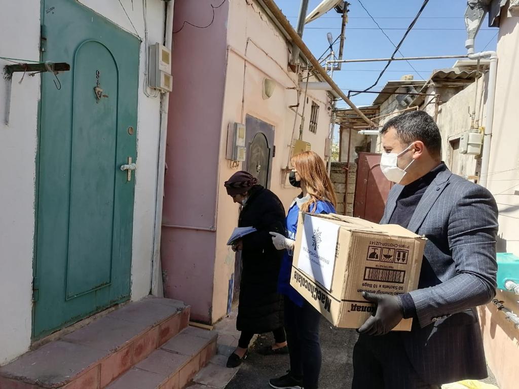 BMU və universitetin YAP ərazi ilk partiya təşkilatı aztəminatlı ailələrə yardım göstərib