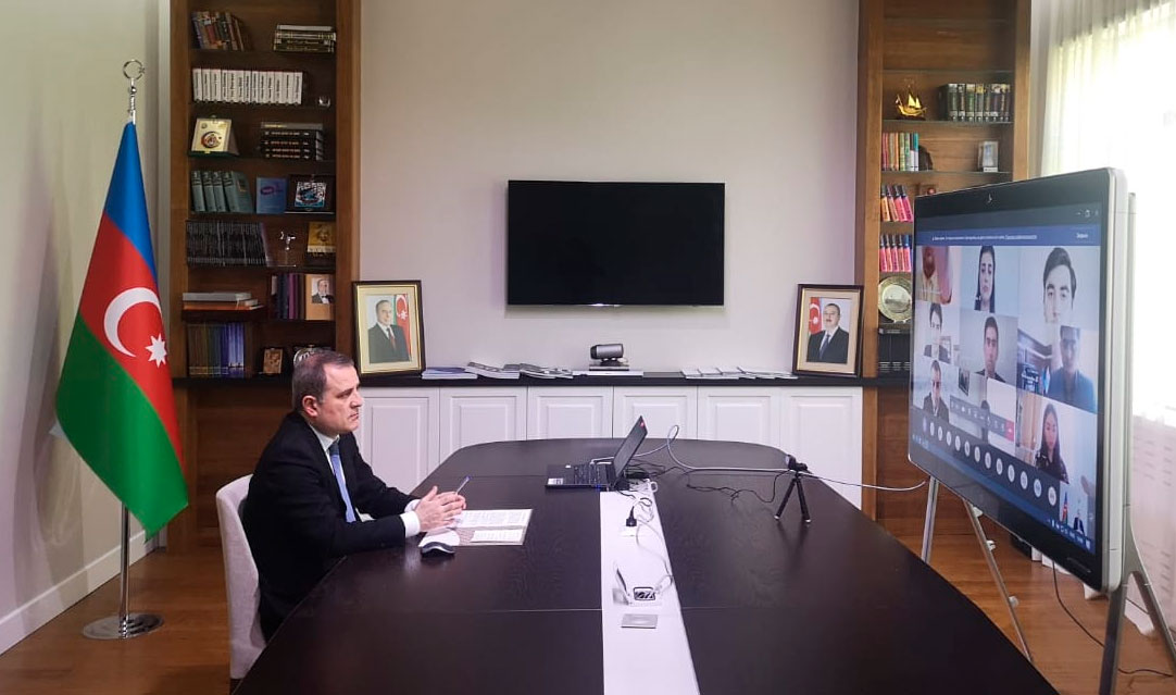 Ceyhun Bayramov imtahanlarla bağlı sualları cavablandırdı