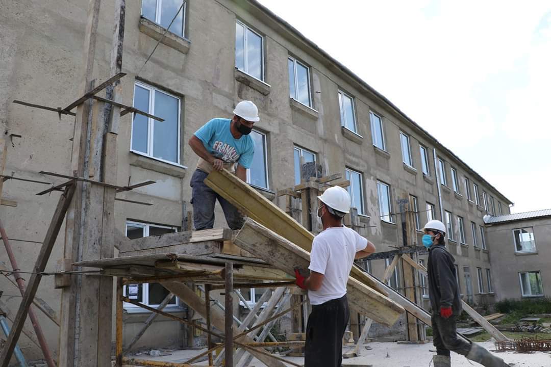 Gürcüstanda azərbaycandilli məktəblər təmir olunur