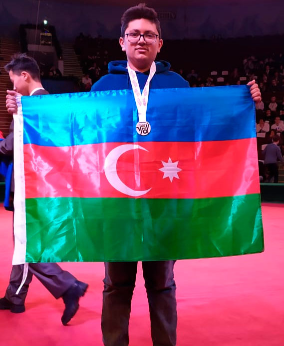 Azərbaycan məktəbliləri beynəlxalq olimpiadalarda medal qazandılar - FOTOLAR