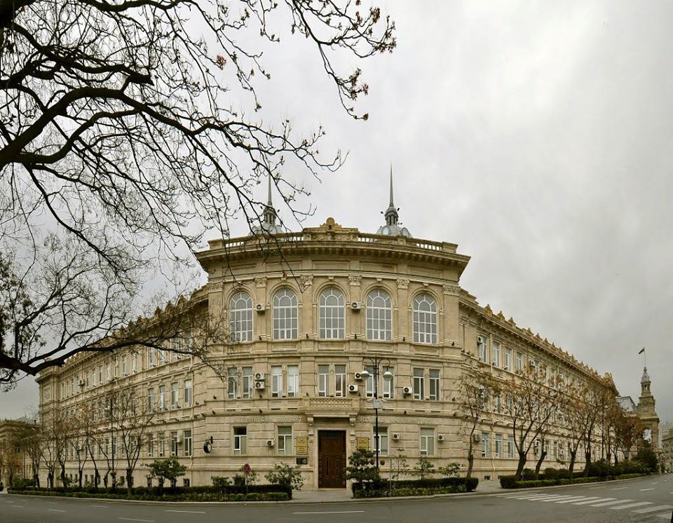 Azərbaycan Texniki Universiteti UNEC-i 90 illik yubileyi münasibətilə təbrik etdi