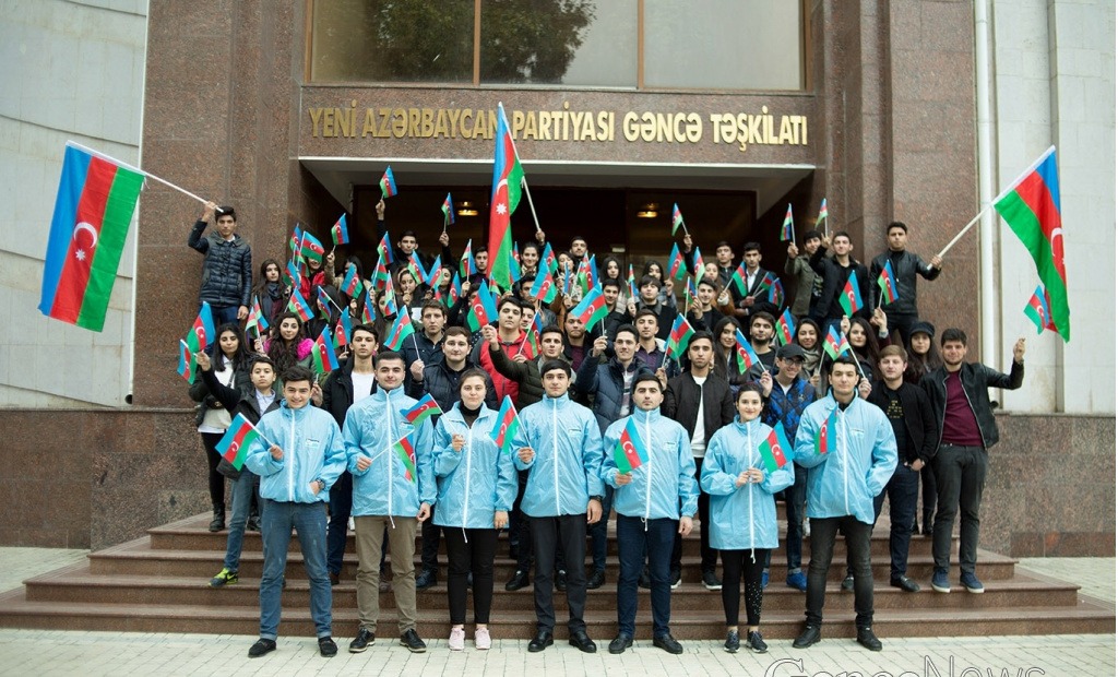 Gəncə gəncləri: Ali Baş Komandan, əmrinizə hər an hazırıq! 