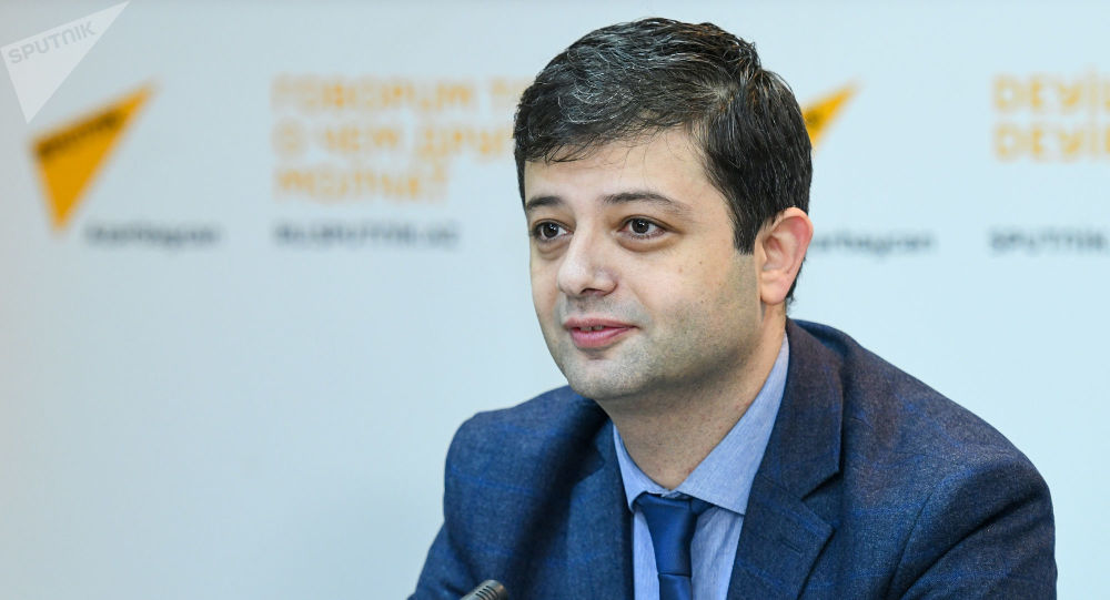 Universitetdə hərbi jurnalistika ixtisası niyə yoxdur? – Dekandan təklif